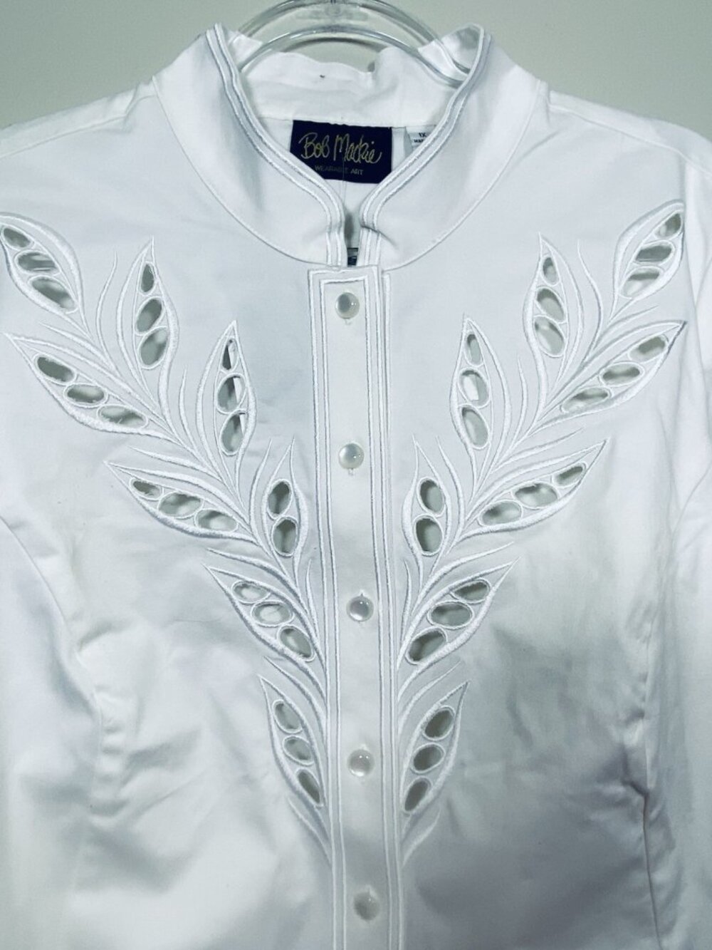 Bob Mackie Wearable Art Size 1X White Embroidered Cut Out Button Front Top NEW